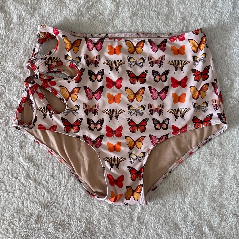 ‼️SOLD DO NOT BUY‼️‼️Kortni Jeane OG Old Butterlies FCO swim bottoms